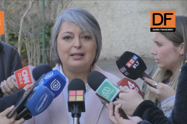 <p>Ahora en DF | Ministra Jara pide avanzar en la reforma previsional: “Hay que hacer cambios profundos en el sistema de pensiones, especialmente en la industria”</p>