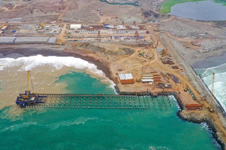 <p>Perú: la otra acción del Puerto de Chancay que quintuplica su precio por OPA a la vista</p>