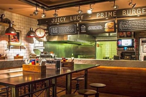 <p>Holding gastronómico peruano vende cadena de hamburguesas en Santiago y Lima ante caída en ingresos</p>