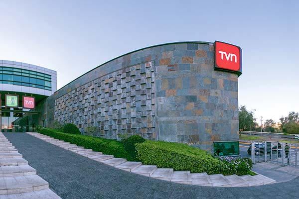 <p>El proyecto también considera “TVN Radio”, una emisora por Internet. </p>