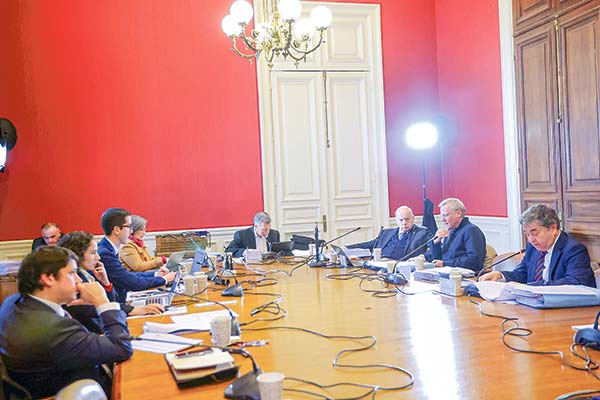Cumplimiento tributario: Hacienda y senadores siguen con negociación e idea de legislar se vota tras distrital