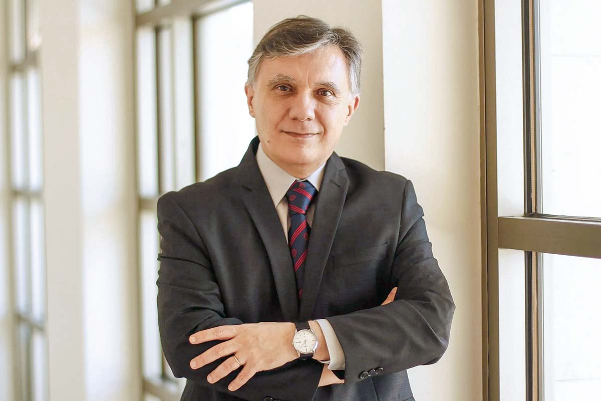 <p>Académico Alejandro Vigo: "El populismo está bien repartido entre izquierda y derecha"</p>