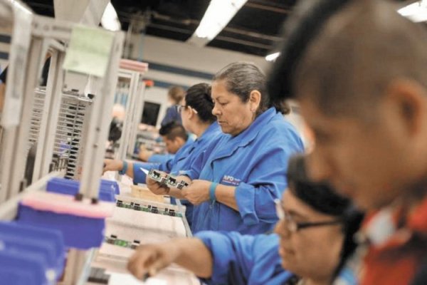 Día clave en Colombia: desde este lunes inicia la reducción de la jornada laboral