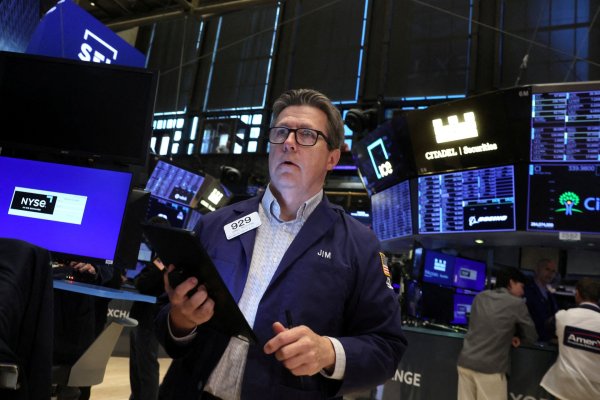 <p>Dólar y futuros de EEUU suben mientras el mercado sopesa posible victoria de Trump</p>