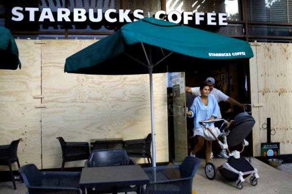 <p>Regulador de Brasil aprueba compra de los activos locales de Starbucks por parte de la dueña de Burger King en el país</p>