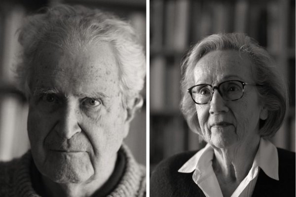 Inaugurarán colección en 2025: UDP clasifica 8 mil libros donados por Carla Cordua y Roberto Torretti