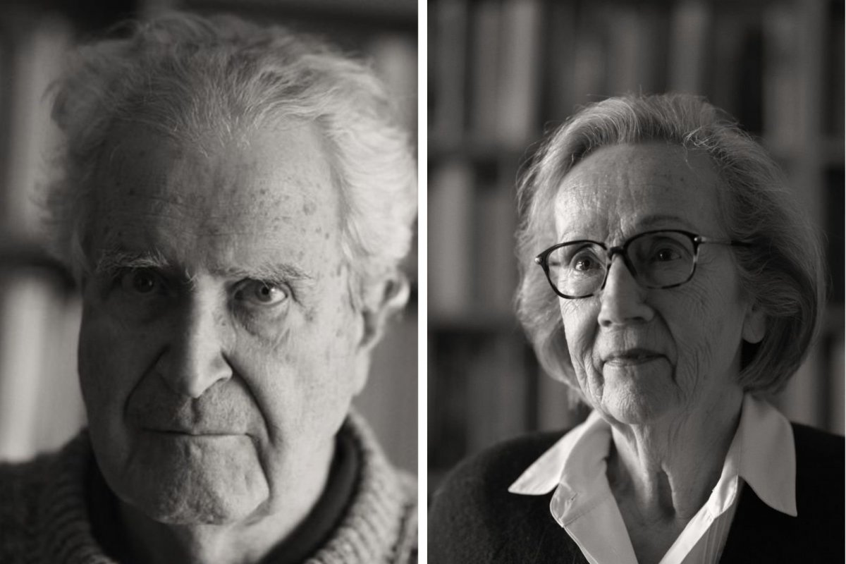 <p>Inaugurarán colección en 2025: UDP clasifica 8 mil libros donados por Carla Cordua y Roberto Torretti</p>