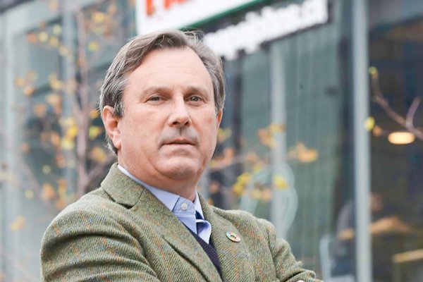 Richard Kouyoumdjian, ex alto ejecutivo de Drake, va de candidato a concejal en Las Condes