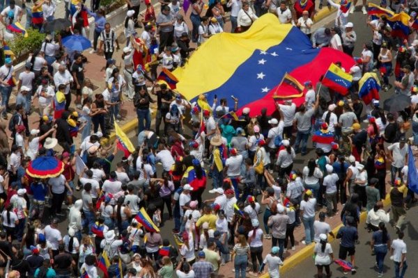 Mientras aumentan países que reconocen a Edmundo González como ganador, tribunal electoral de Venezuela ratifica triunfo de Maduro