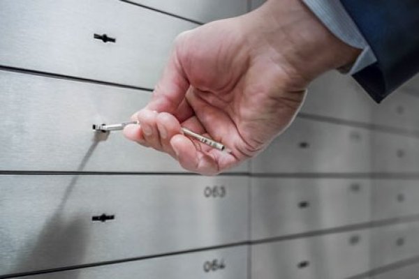 Acotar plazos para entrega de información y que el SII siga yendo a tribunales: la propuesta de Horizontal para levantar el secreto bancario