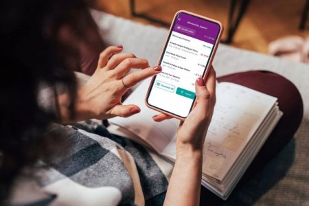 <p>Holding financiero peruano Credicorp registra caída de 4,4% en utilidades del segundo trimestre, impactadas por alza en provisiones</p>