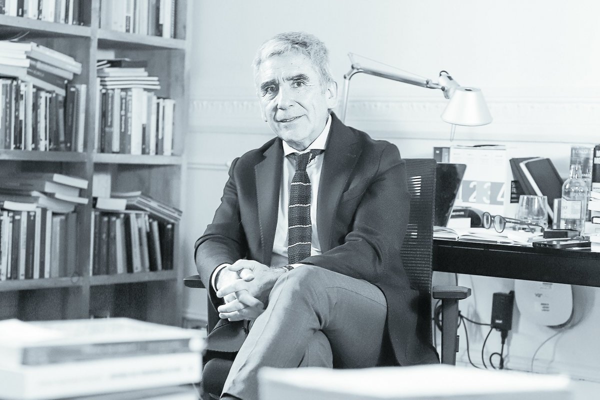 <p>Carlos Peña: "Nuestra clase política está invadida por la tontería”</p>