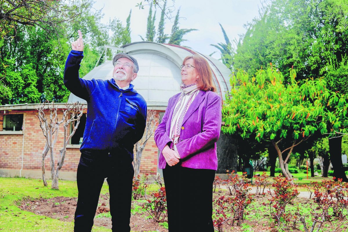 <p>María Teresa Ruiz y José Maza: Más de medio siglo frente al Universo</p>