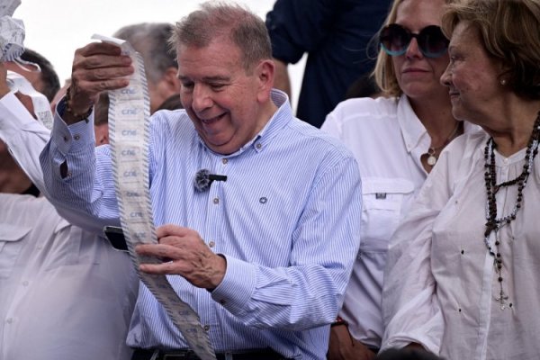 Centro Carter asegura que Edmundo González ganó elecciones en Venezuela y niega hackeo del sistema