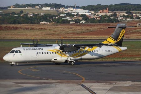 <p>Avión de la aerolínea brasileña Voepass se estrella cerca de Sao Paulo con 61 personas a bordo</p>