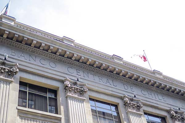 Mercado ve espacio para retomar bajas en septiembre, aunque el retorno a la tasa neutral tardaría dos años