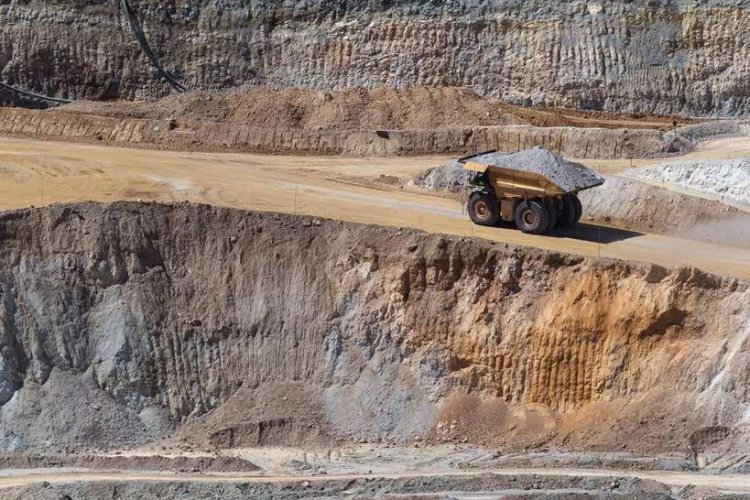 <p>Las notas al debe de Perú: sacar adelante un proyecto minero tarda hasta cuatro años, lo que paraliza inversiones</p>