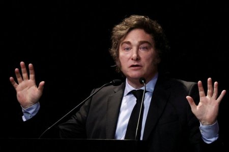 <p>Balanza comercial argentina anota superávit por octavo mes consecutivo</p>