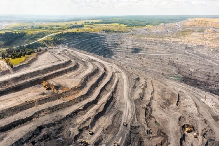 <p>Minera australiana compra dos proyectos de plata argentinos que son clave para Pan American Silver</p>