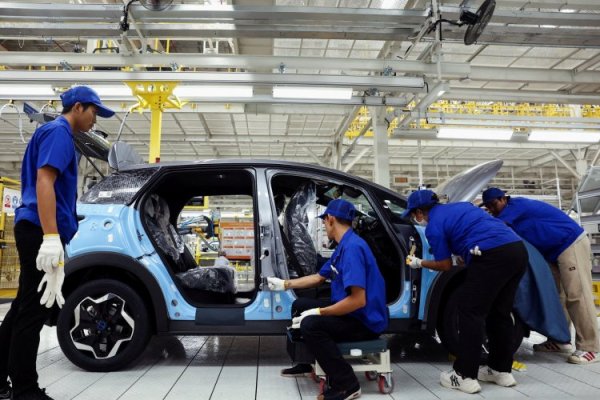 Batalla por conquistar México: fabricantes de autos exploran opciones para instalar sus plantas