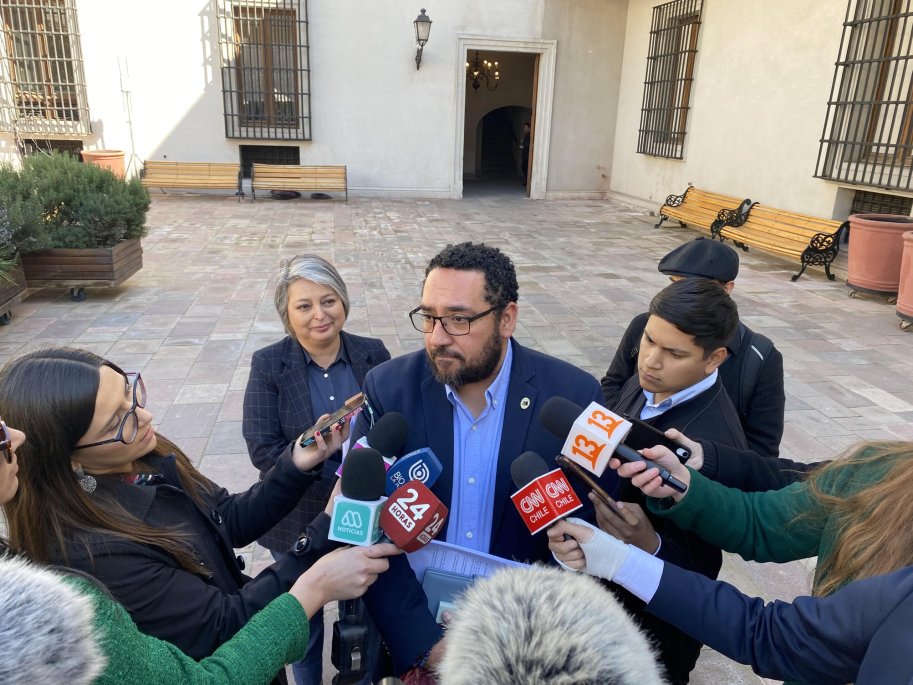 Cataldo presenta solución integral para el fin del CAE