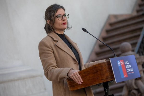 Venezuela sigue tensionando al oficialismo y ministros del PC se cuadran con el Presidente Boric