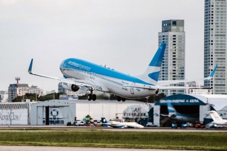<p>Aerolíneas Argentinas reprogramó varios vuelos por huelgas en Ezeiza y otros aeropuertos del país</p>