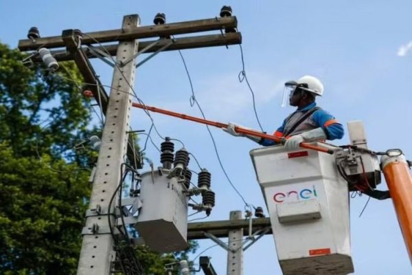 Italiana Enel deja a cinco barrios de Sao Paulo a oscuras, a semanas de apagones en Chile