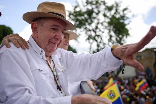 Fiscalía de Venezuela pide la captura de líder opositor Edmundo González acusado de "graves delitos" de "conspiración y sabotaje"
