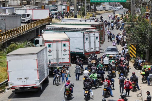 Colombia pone fin a paro de camioneros tras acordar nuevo precio del diésel