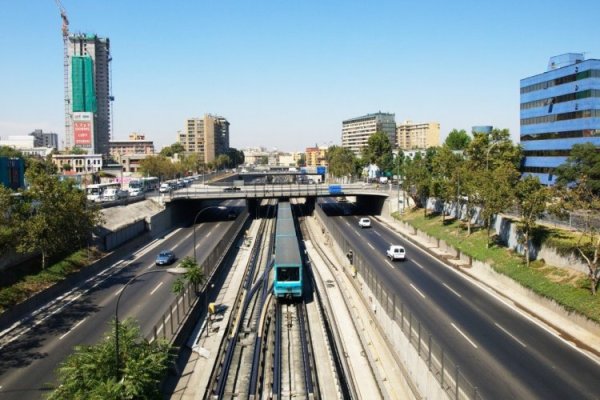 <p>Española Abertis anuncia inversiones por US$ 408 millones para la construcción de dos nuevos túneles en Santiago</p>