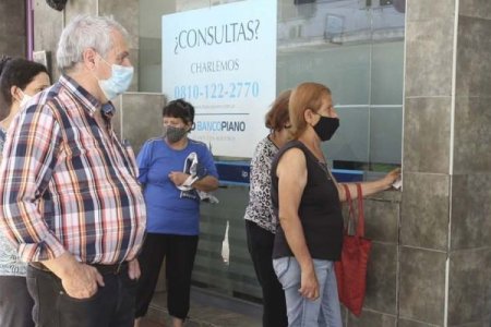 <p>Diputados argentinos avalan veto del Presidente Milei al aumento jubilatorio entre protestas frente al Congreso</p>