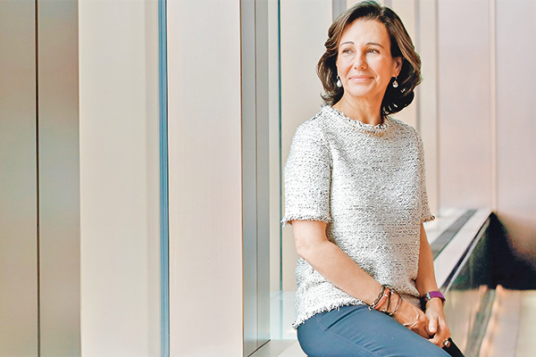 <p>La década de Ana Botín al mando del Santander para convertirlo en un banco digital</p>