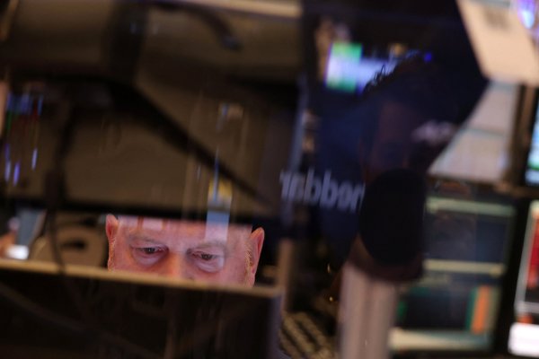 Las solicitudes semanales de subsidio de desempleo en EEUU caen inesperadamente