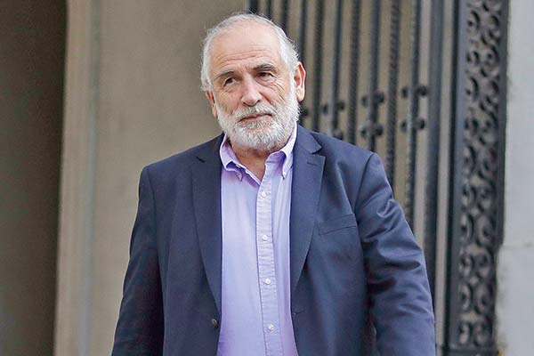 Carlos Montes, ministro de Vivienda y ley para agilizar permisos de construcción: “Se debería terminar (la politización en las municipalidades) con el silencio negativo”