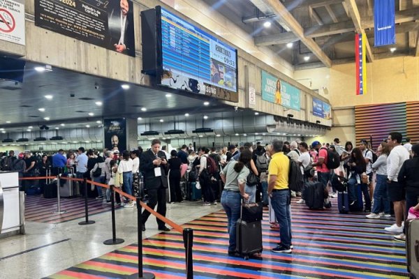 Venezuela suspende vuelos comerciales con Chile y cancillería chilena dice que la decisión es injustificada