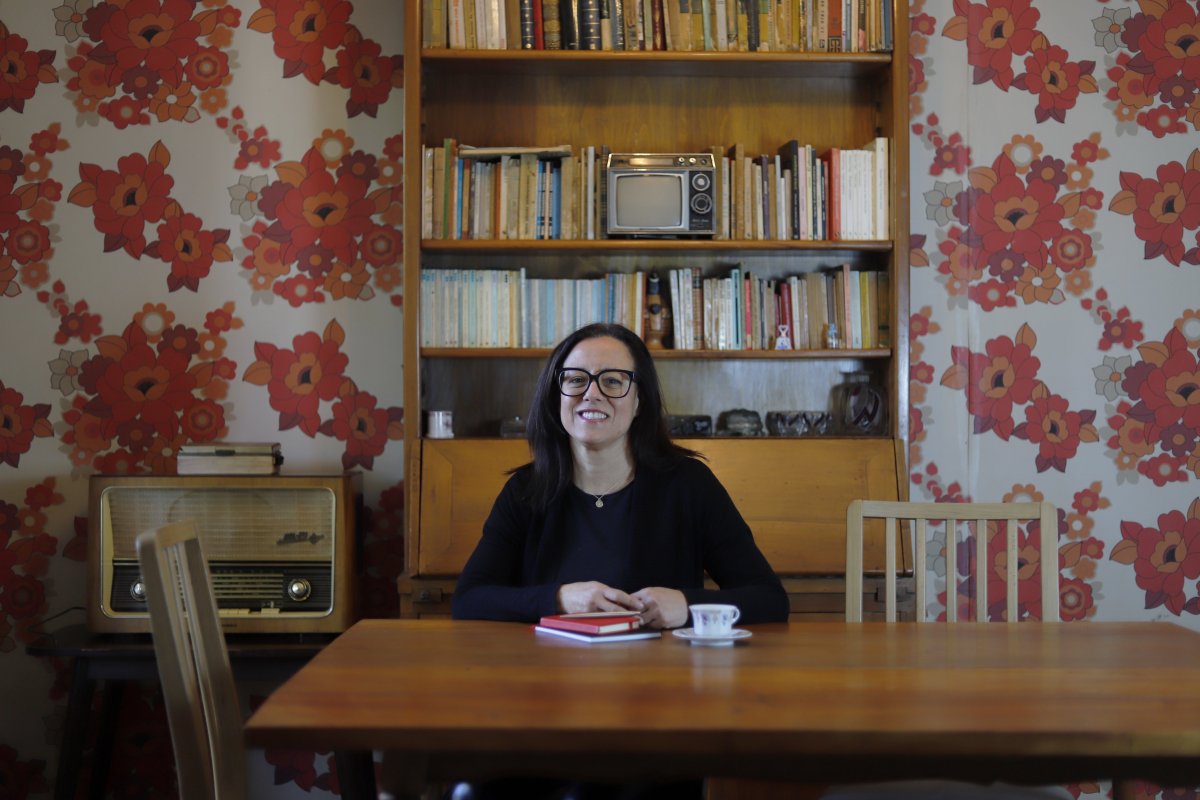 <p>Josefina Fernández, creadora de Vencer o morir, serie sobre el FPMR: “La ficción no pretende dar clases de Historia”</p>