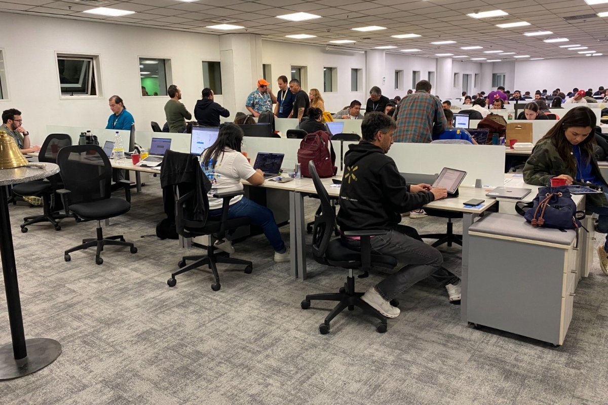 <p>Trastienda de la maratón en las oficinas de Walmart Chile para recibir el nuevo CyberMonday</p>