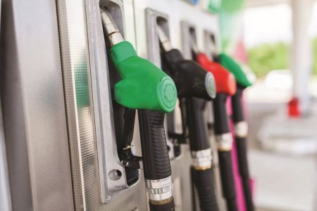 <p>Presidente de YPF confirmó que va a bajar el precio de la gasolina en Argentina</p>