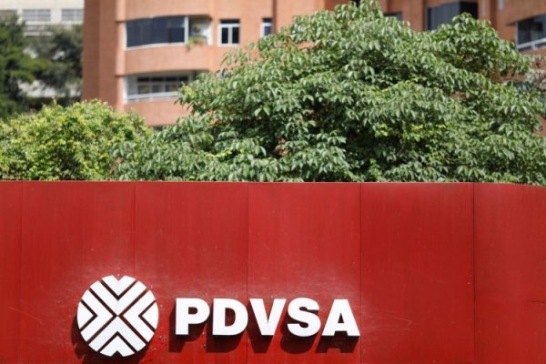 Exportaciones de petróleo de Venezuela caen 9% en septiembre por apagones y fallas de equipos