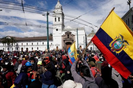<p>FMI asegura que Ecuador está considerando más acceso a efectivo; se espera revisión del programa este año</p>