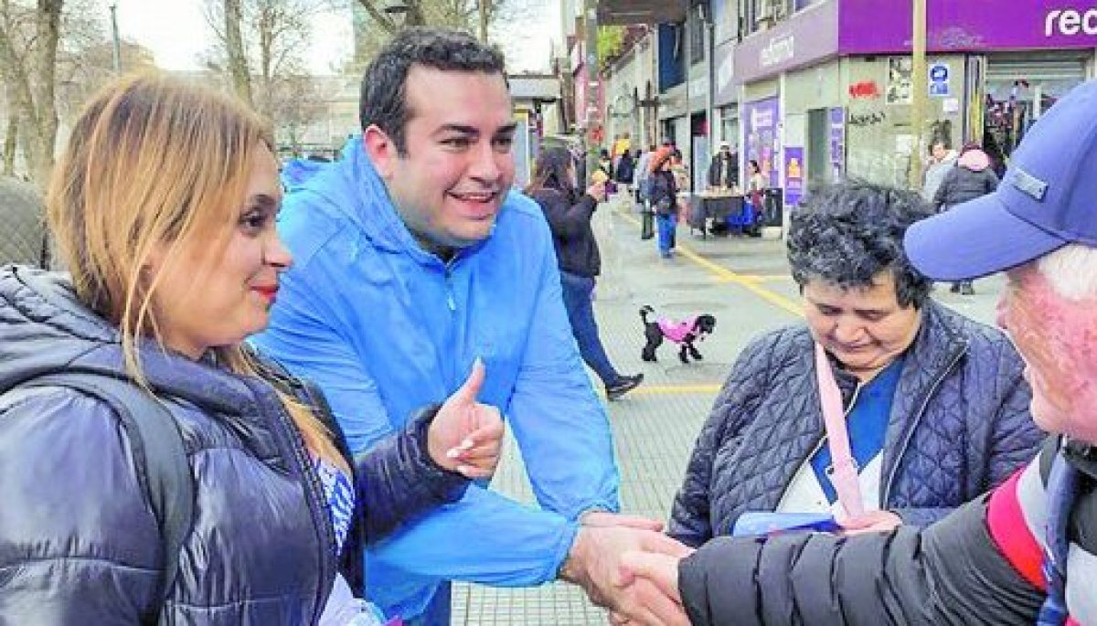 James Argo propone futuro para jóvenes en Concepción