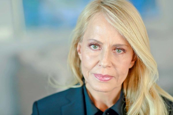 Cómo se gestó la llegada de Cecilia Bolocco a Cencosud