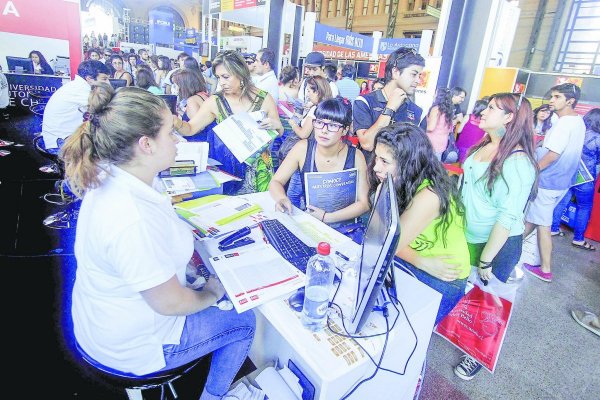 Fin al CAE: tres bancos concentran el 80% de la deuda