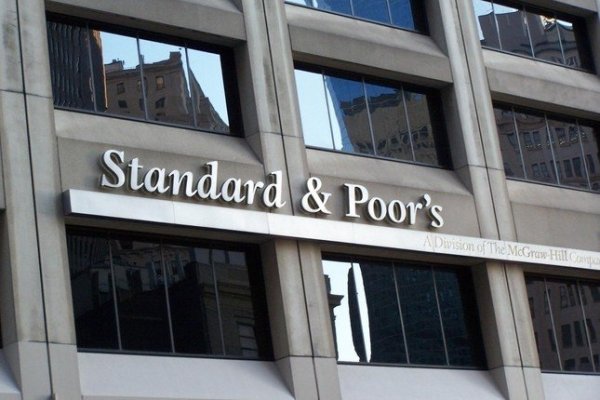 S&P mejora calificación de Chile: de negativa a estable por avances fiscales
