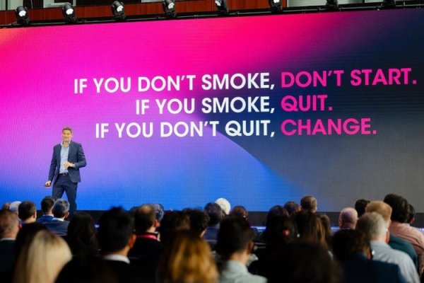 Argentina: Philip Morris lamenta traba que le impide vender cigarrillos electrónicos, pero apuesta por el diálogo con Javier Milei