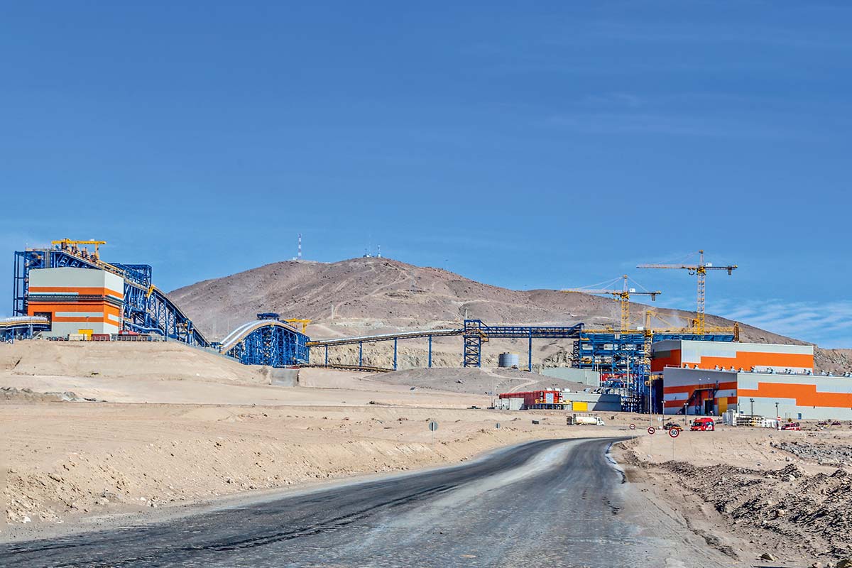<p>La millonaria disputa entre el antiguo y nuevo socio de Sierra Gorda a tres años de la compraventa</p>