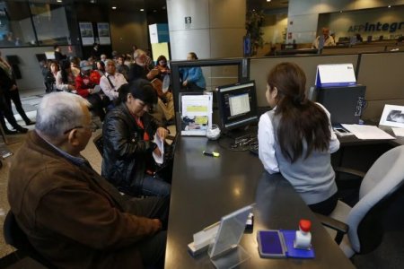 <p>Perú; Afiliados a AFP pagarán menos por seguro de invalidez y sobrevivencia</p>