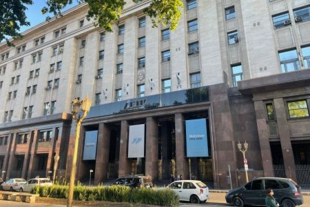 <p>Adiós a la AFIP: Milei disuelve el ente recaudador de impuestos y reduce un 34% los cargos públicos</p>