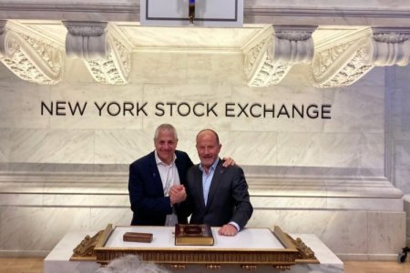 <p>Latam toca la campana de apertura y sella su aterrizaje en la Bolsa de Nueva York tras salir del Capítulo 11</p>